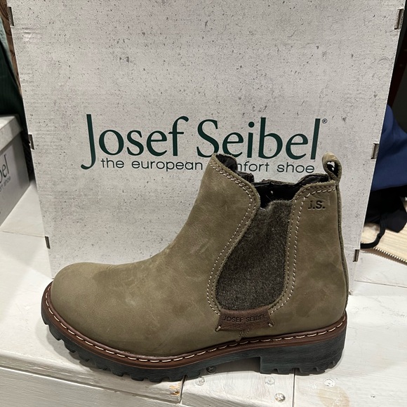 Josef Seibel Ankle Boots - Picture 1 of 4